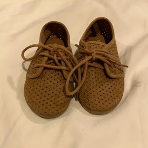 Kids Old Navy girls size 6 lace up chestnut flats